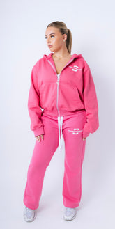 model, 5ft 6in, wearing  small pants